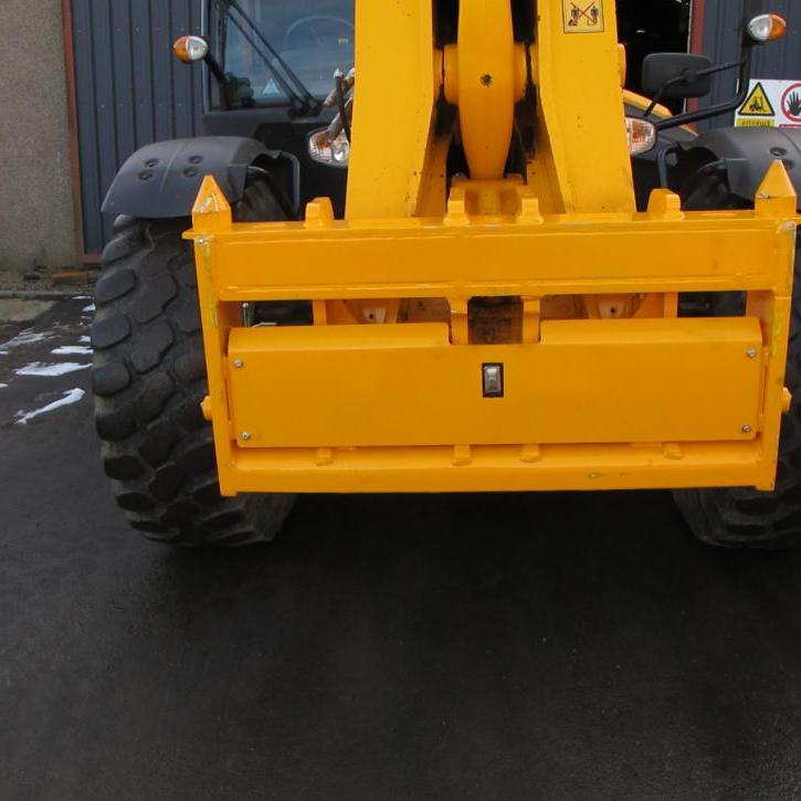 JCB 5650 - Pin & Cone Quick Hitch Adapter